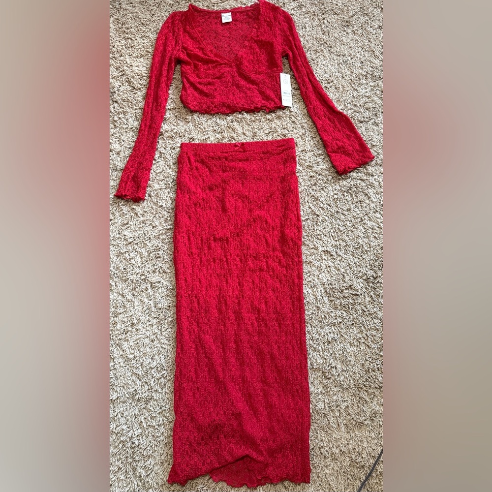 No Boundaries Lace Long Sleeve Crop Top And Lined Midi Skirt Set Size: XS (0-2)